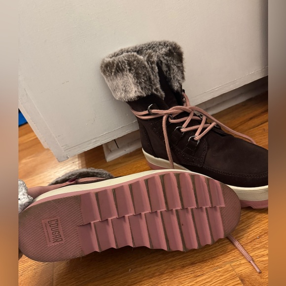 Cougar Vanetta Faux Fur Trim Waterproof Boot - Picture 3 of 5